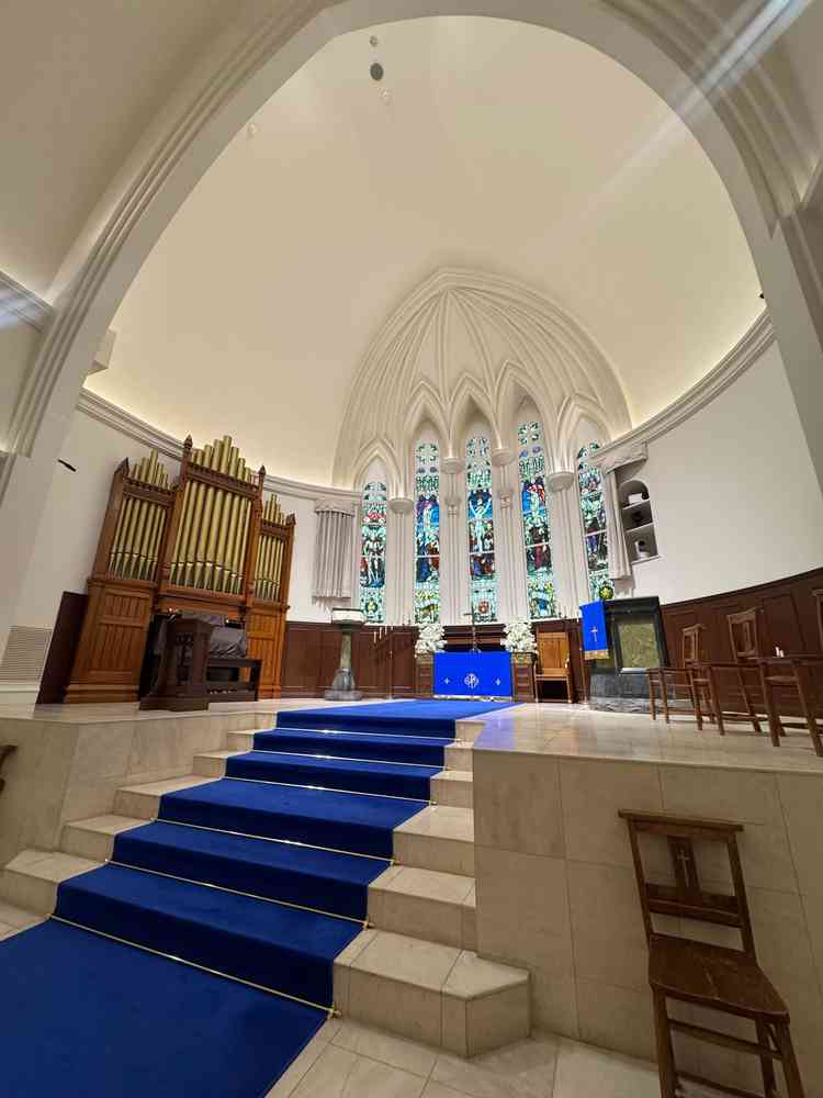 普段なかなか味わうことのできない高級感があり、特別な空間で挙式ができる点にとても魅力を感じました。