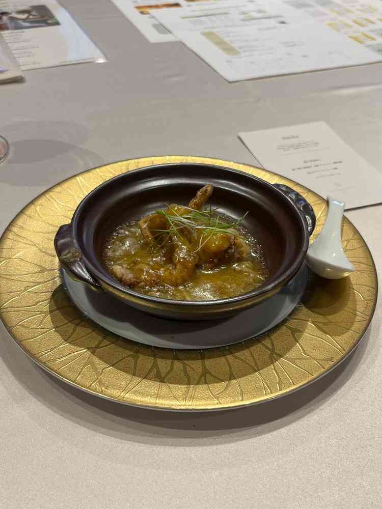 渡り蟹の唐揚げがとても美味で、水筒に入れて常飲したいくらい餡も美味しかったです。