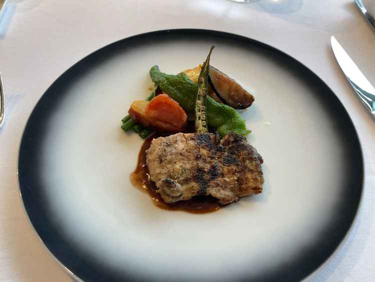 レストランのお食事は本当に特別なもので、フレンチらしく複雑で深みのある味わいに感動しました。