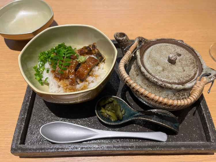 試食ではご当地料理のひつまぶしをいただき、遠方からのゲストにも喜ばれそうだと感じました。