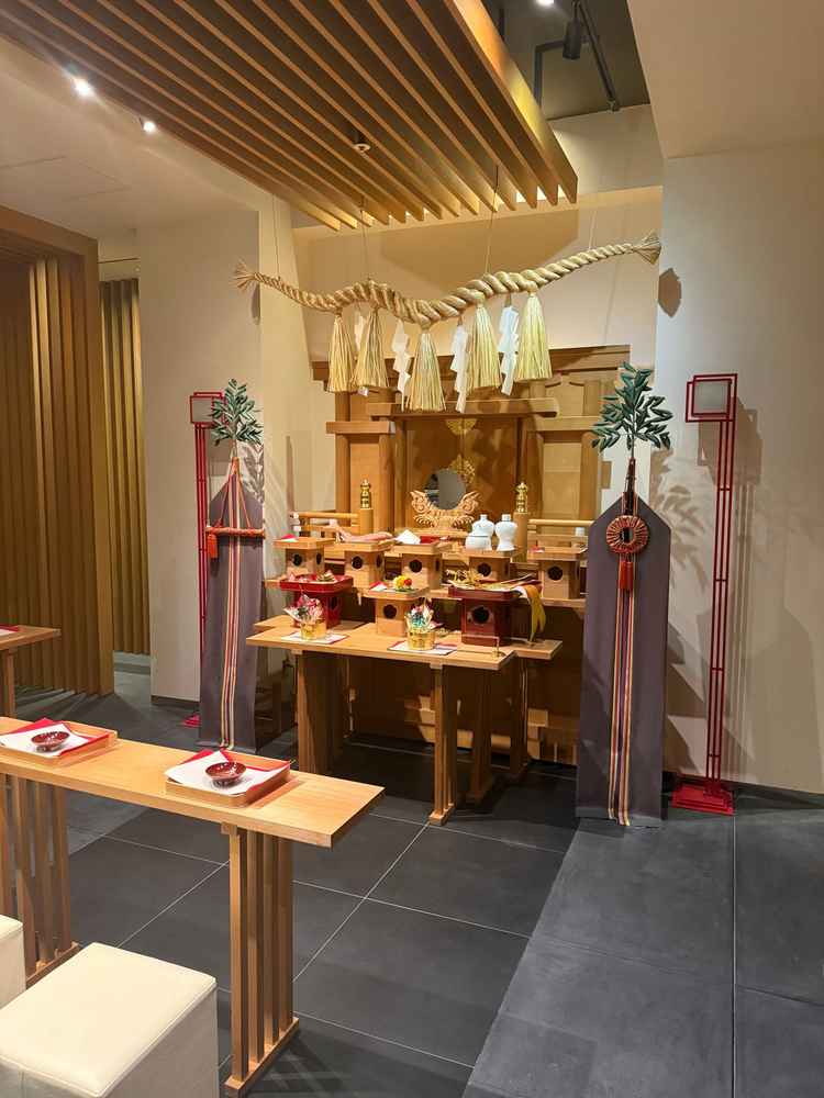 神前がすごく印象的で一般的にはチャペルがイメージとしてはありますがこちらでの挙式もいいな！と思います