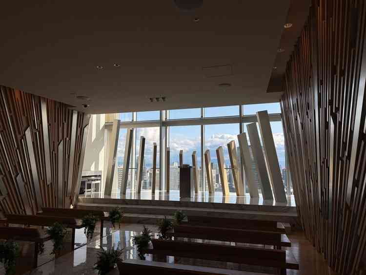 チャペルは景色が綺麗だったが逆光が気になった。