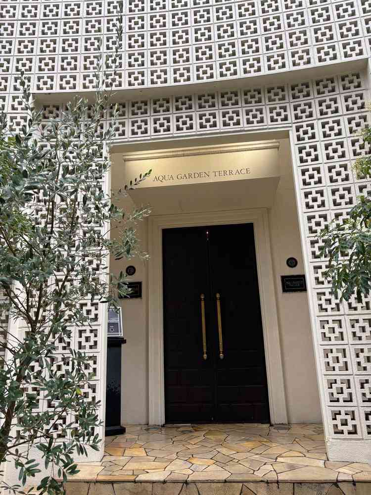 とてもお洒落なデザインの外観で入る前からわくわく気分になりました。写真映えもバッチし