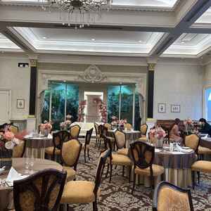 披露宴会場の様子。とても広々としていて大人数でも余裕をもって利用できると思います。