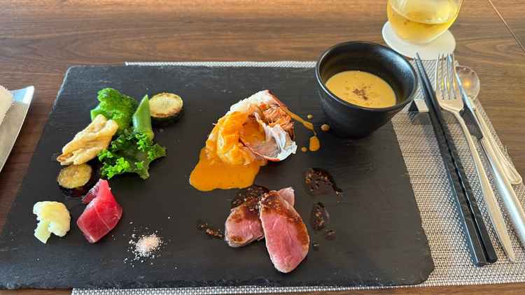 料理もデザートもとても美味しかったです。