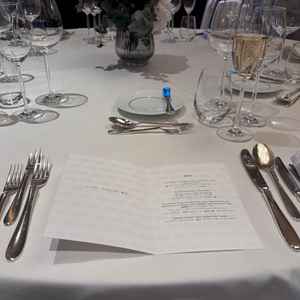 試食したメニュー。披露宴をイメージできるフルポーションでの提供で、量などが想像し易かったです。