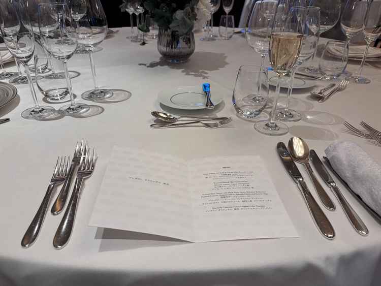 試食したメニュー。披露宴をイメージできるフルポーションでの提供で、量などが想像し易かったです。