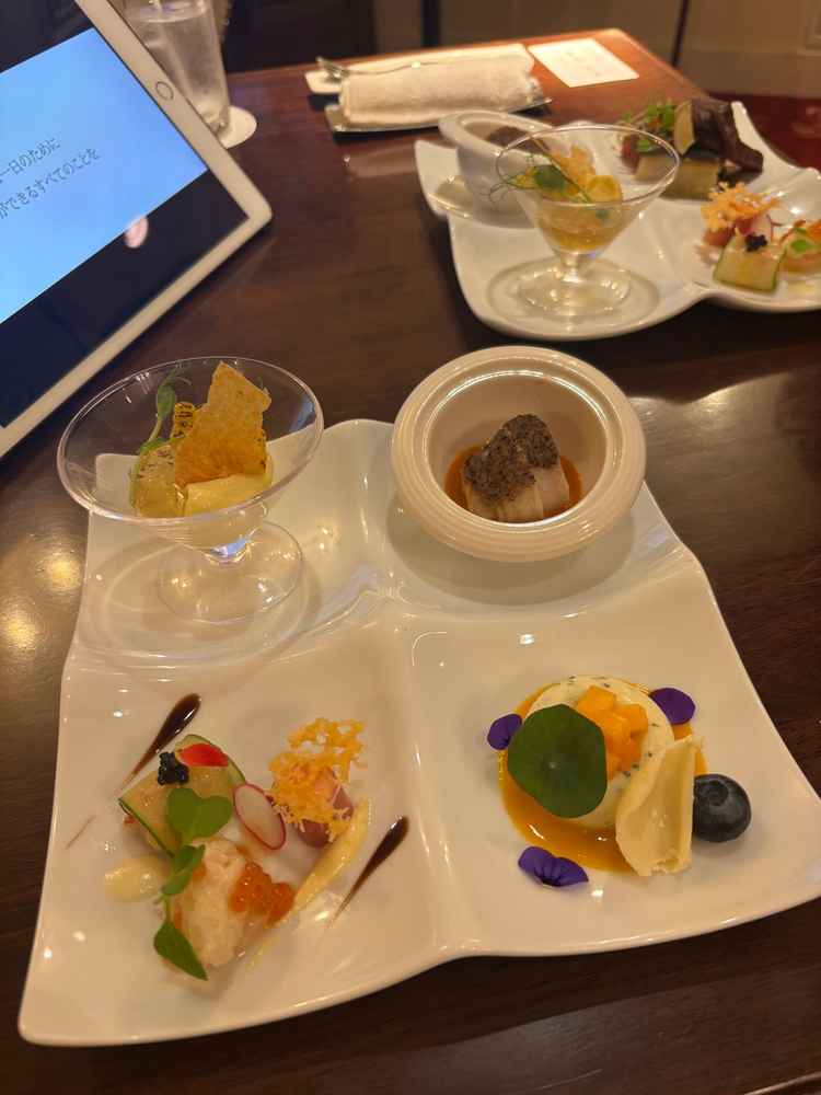 ワンプレート試食。前菜〜デザートまでご提供していただけました。料理長自らアテンドしてくださりました。