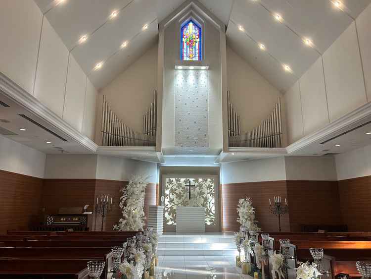 チャペルは独立型になっていて、外ではフラワーシャワーができたり、ホテルとは思えないクオリティーだった