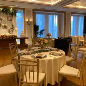 披露宴会場を見学しました。