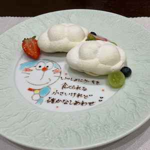 デザート、クリームチーズケーキみたいな感じでとても美味しかった。