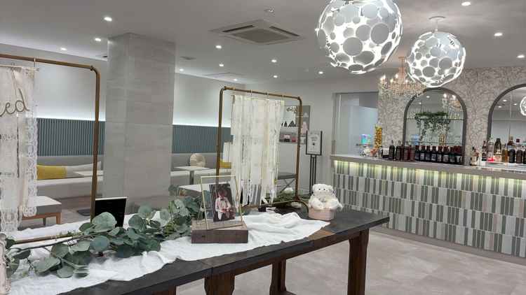 新郎新婦の控室が広い