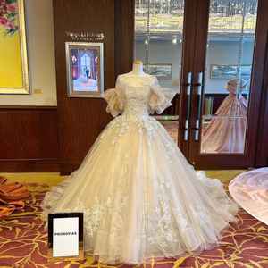 ドレスの展示(いくつかブランドがあり、わかりやすかった)