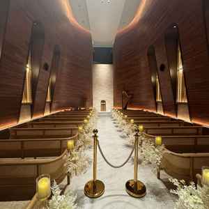 夜に伺いましたがチャペルがとても明るく開放感がありました。