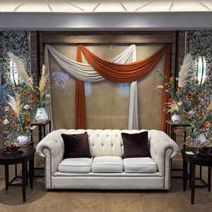 ソファーバージョンの高砂。後ろのカラーや装花の違いも見れた。