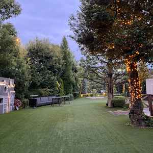 披露宴会場の一つ「イギリス館」のガーデン。一番ガーデンが広くて綺麗だった。