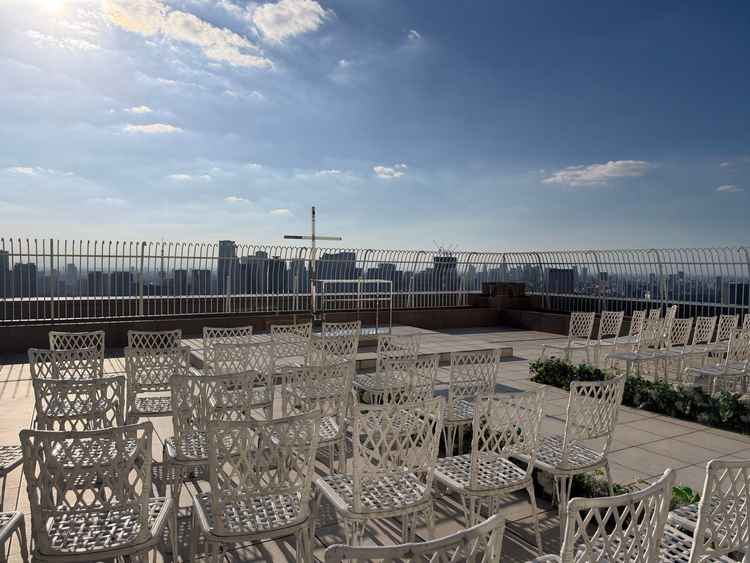 屋外のチャペル会場です。こちらは東京タワー側です。