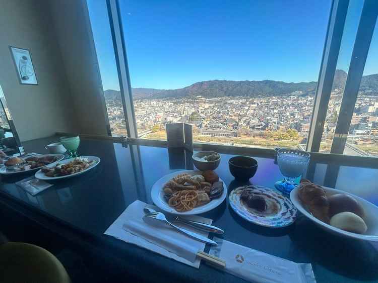 ブライダルフェアの見学後の無料ランチビュッフェ