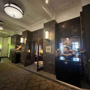 式場のフロアで最初に目につくスペース。おしゃれなオブジェがあり良かった。