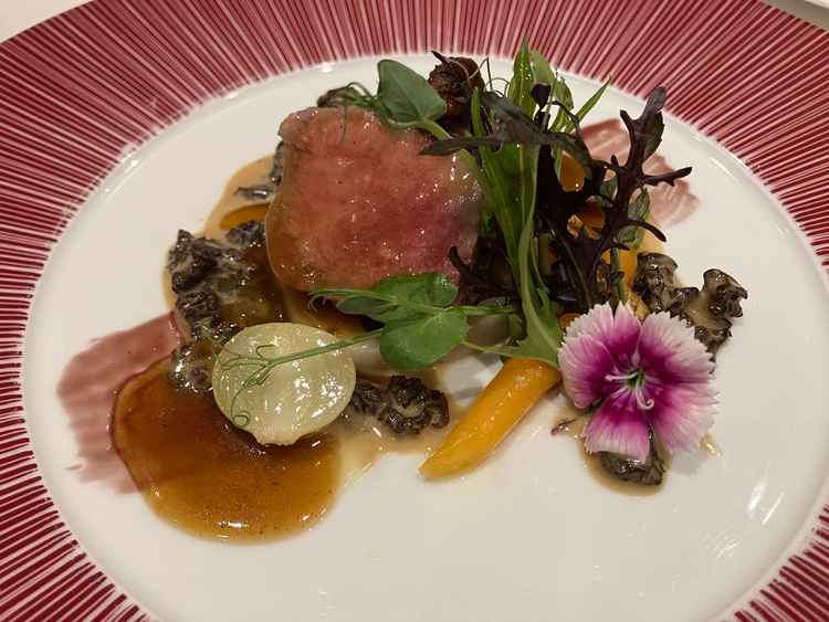 鮮やかな料理でした。