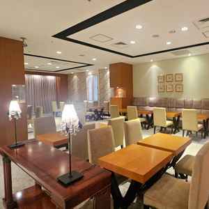 挙式前や、披露宴前に待つスペースです。時間前にきたゲストも待つことができます。