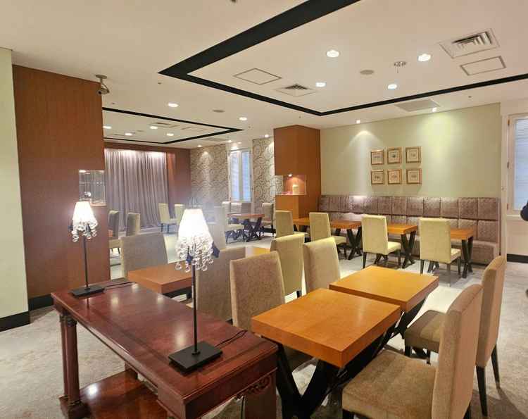 挙式前や、披露宴前に待つスペースです。時間前にきたゲストも待つことができます。