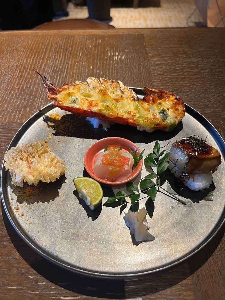 見学の試食に大きな海老が出てきました。とても美味しいです。