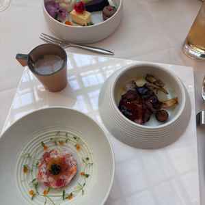 お料理がとてもお洒落で目で見ても楽しく、美味しかったです。