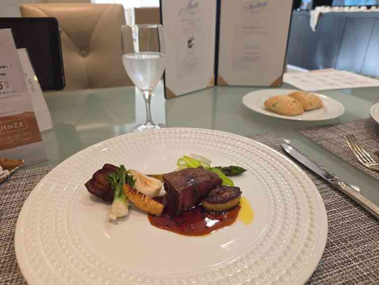 食事は丁寧に説明もいただきしっかり手の込んだ料理でおいしかった