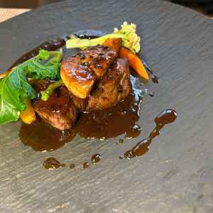 お肉の写真。今まで苦手だったフォアグラが、ここのなら食べれました！そらくらい美味しいです。