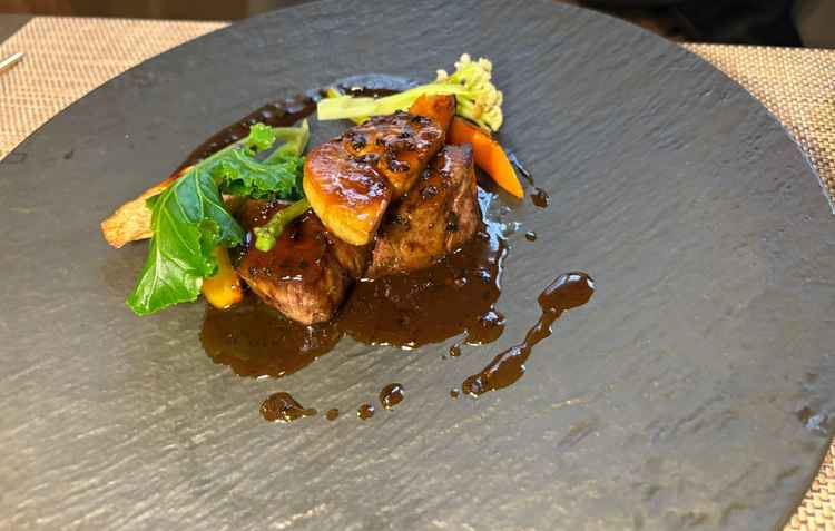 お肉の写真。今まで苦手だったフォアグラが、ここのなら食べれました！そらくらい美味しいです。