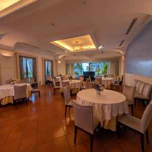 披露宴を執り行う会場の1階レイアウト例