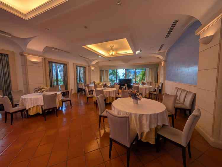 披露宴を執り行う会場の1階レイアウト例