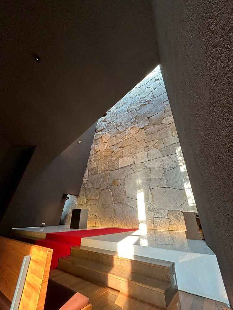 石積みの壁がオシャレです