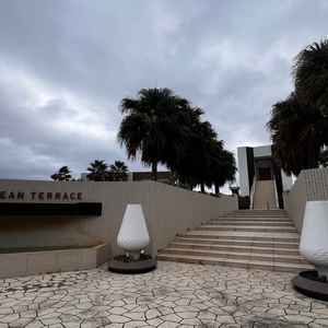 まるでハワイに来たような敷地内です。