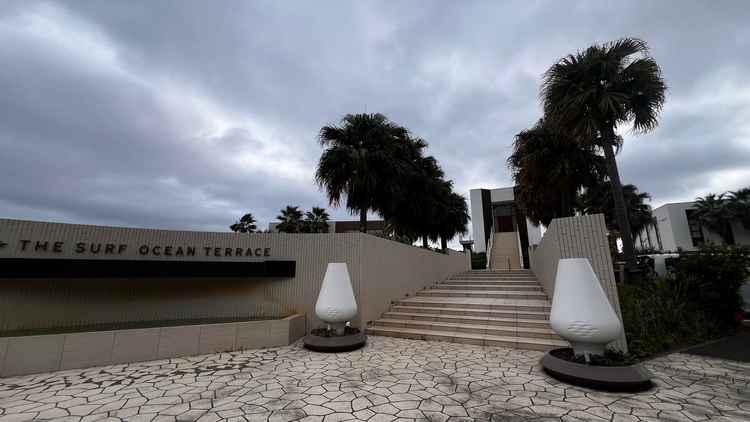 まるでハワイに来たような敷地内です。