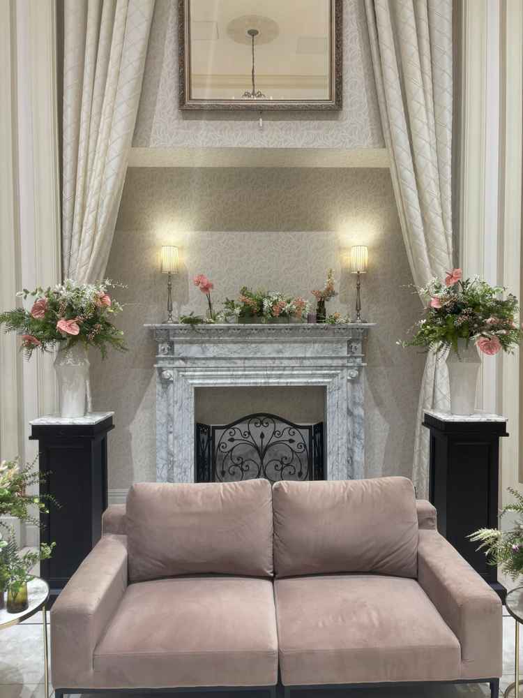 本日結婚式があった為、新郎新婦のお席