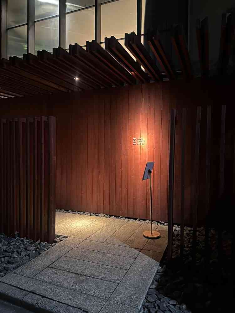 エントランスはまず美術館のような感じで素敵