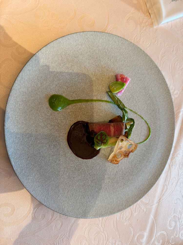 お料理の試食です。奈良のお野菜を使っているそうです。