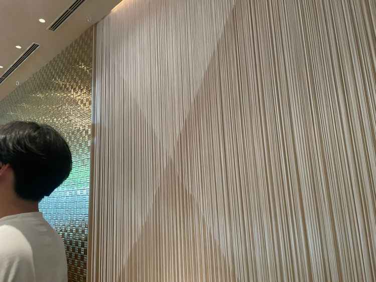 糸をコンセプトにしたバンケットなだけあって、糸に映像をマッピングする演出もとてもよかった。