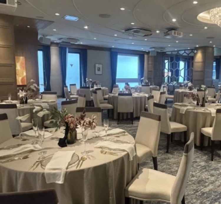 大人数で使える披露宴会場