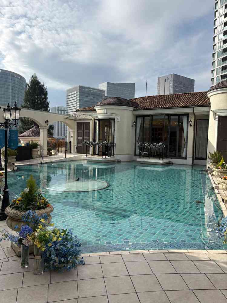 チャペルから出るとお外がしっかり開けており開放感がありました。