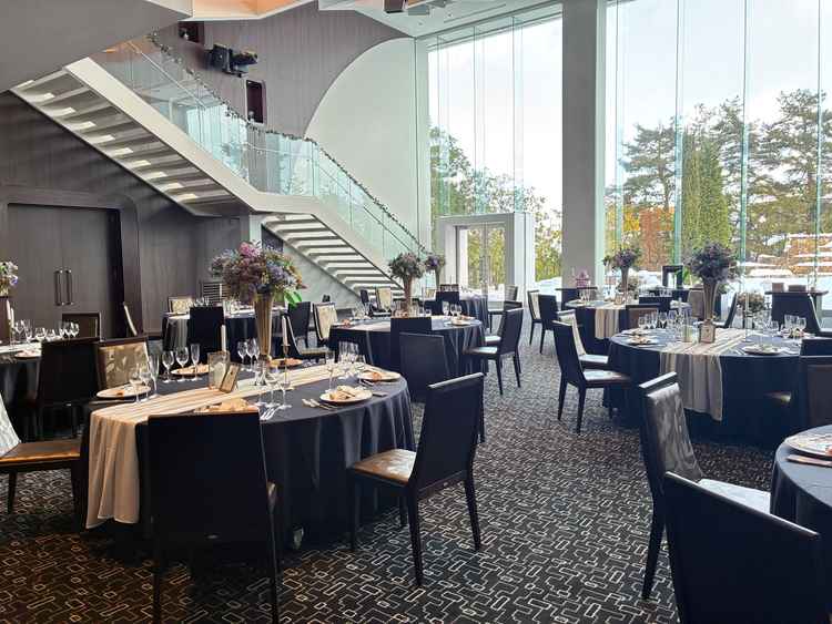 2種類ある披露宴会場のうちの1つです。落ち着いた雰囲気が素敵でした。