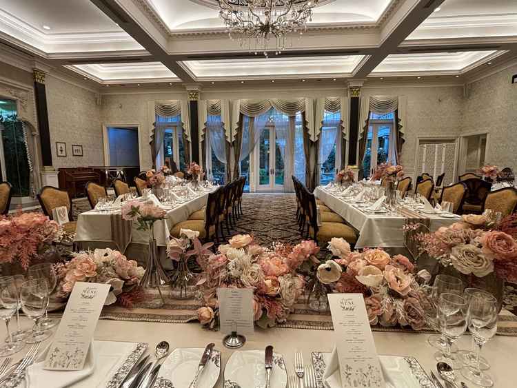 披露宴会場(新郎新婦目線)