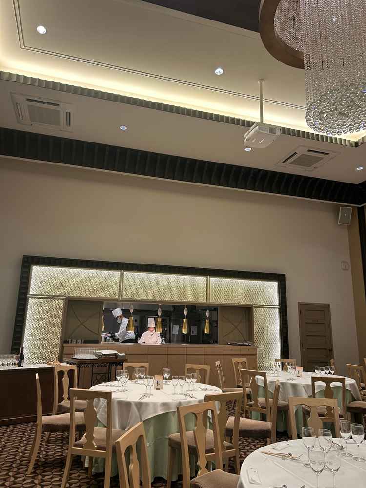 厨房の中も綺麗にされていて、作っているところを見られるのは安心だと思いました。