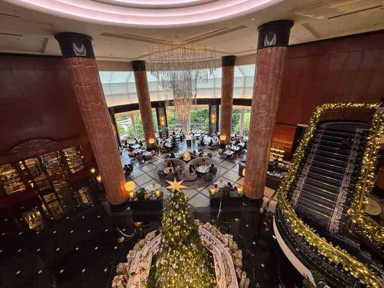 クリスマスツリーが綺麗でした。落ち着いた雰囲気でした。