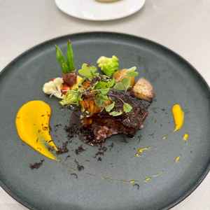 お料理はフルコースいただきましたが全部が美味しい！もちろんパンも美味しいです。ぜひ実際に食べてみてく