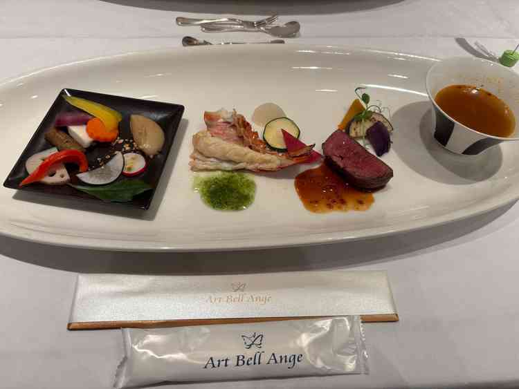 どれを食べても文句なしに美味しかったです。VIPルームで特別な体験ができいい思い出になりました