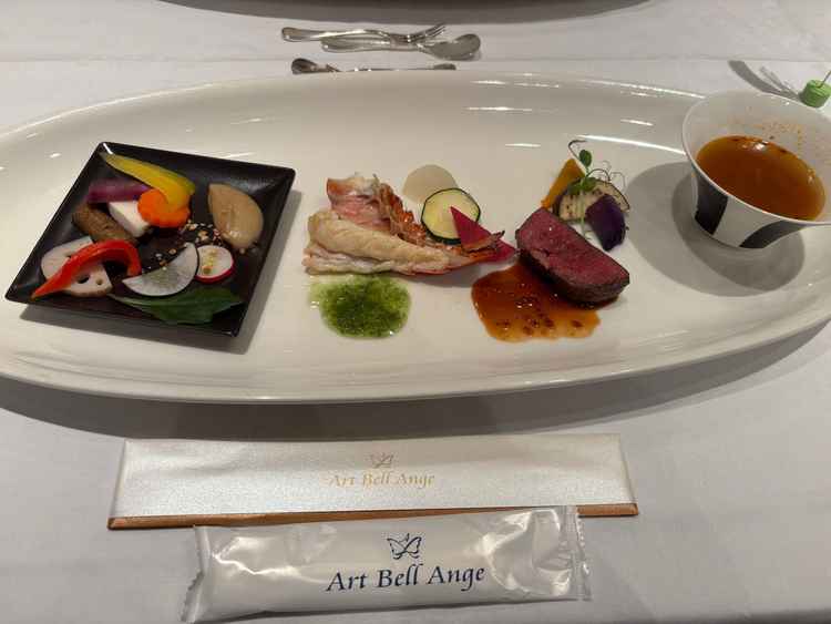 どれを食べても文句なしに美味しかったです。VIPルームで特別な体験ができいい思い出になりました