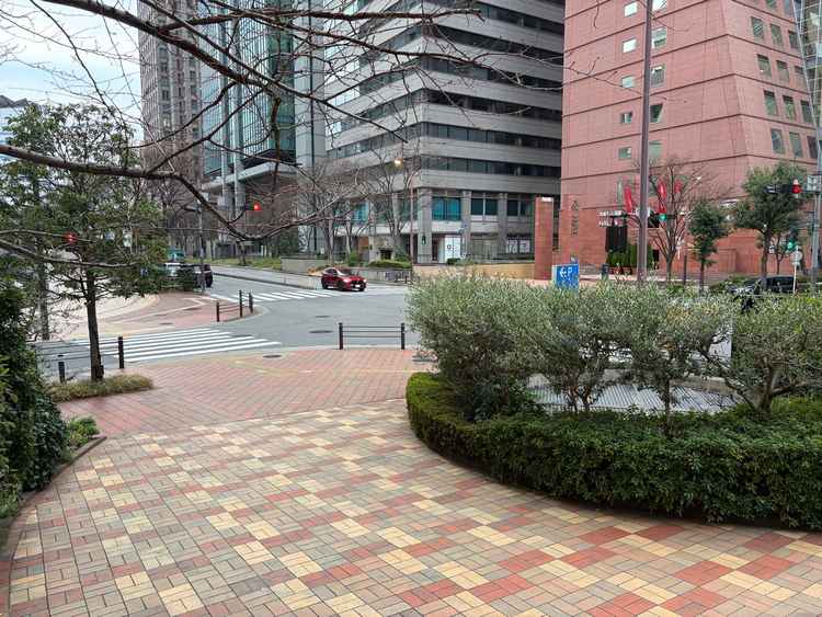 立地が良く、ビル名を言えば関西人ならみんな場所がわかるくらい有名